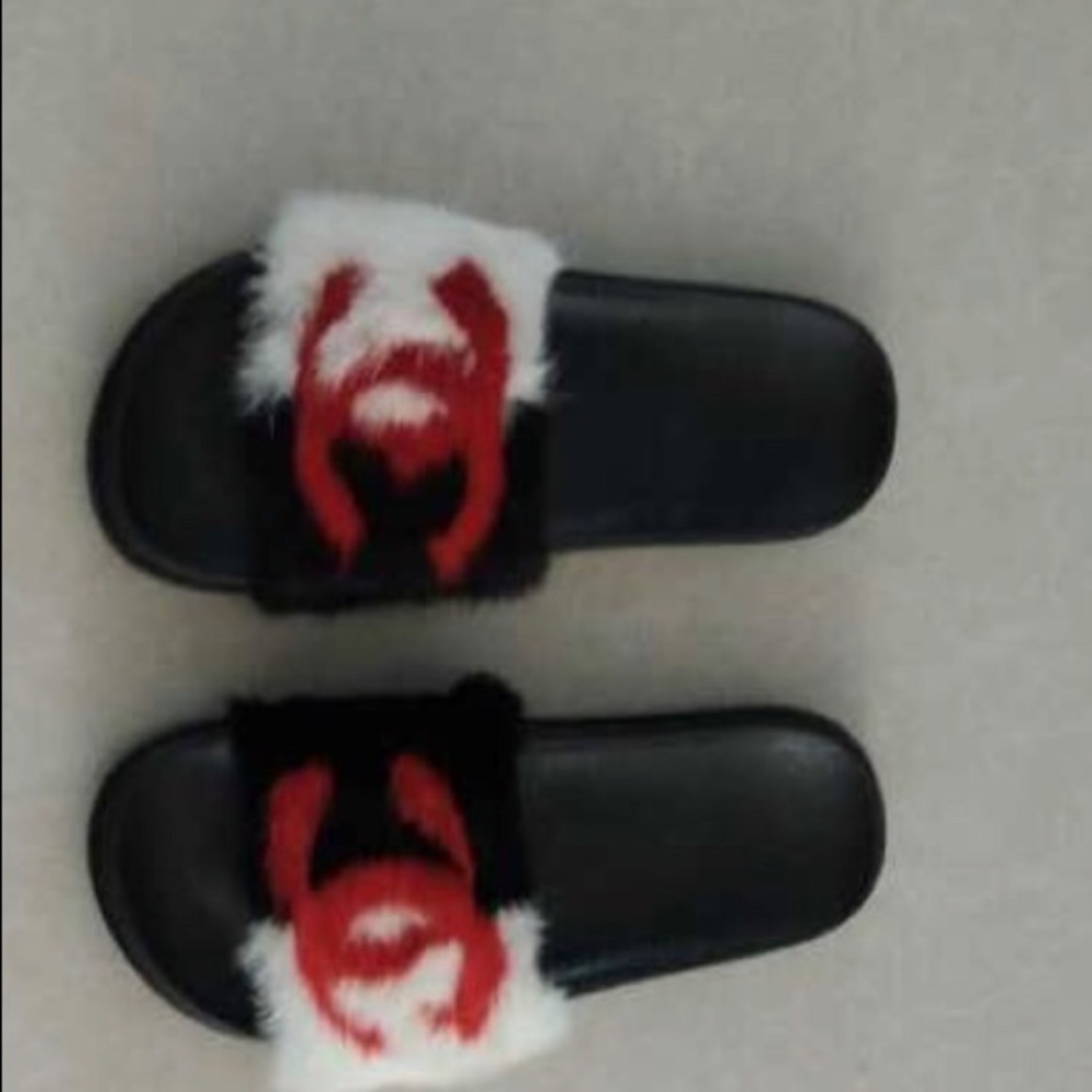 Fur Slides - Picture 6 of 8